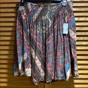 Multicolored skirt with elastic waist, NWT, Large